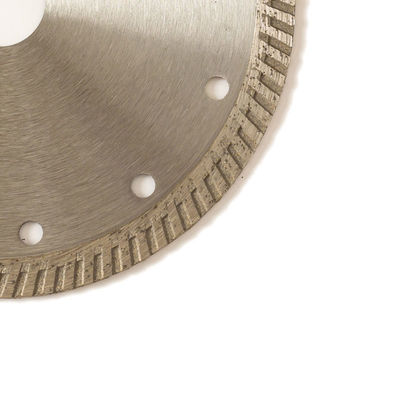 Hete Hoge Pers - het Staallichaam van Diamond Blade 65Mn van het kwaliteits6inch ‚150×1.4/2.4×10×22.23mm Porselein met het Lange Scherpe Leven