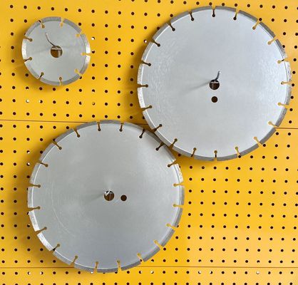 Hoog - de kwaliteit 230×2.6/1.8×10×16T Huachang 9 Duimlaser laste Graniet Concreet Droog Scherp Diamond Saw Blade