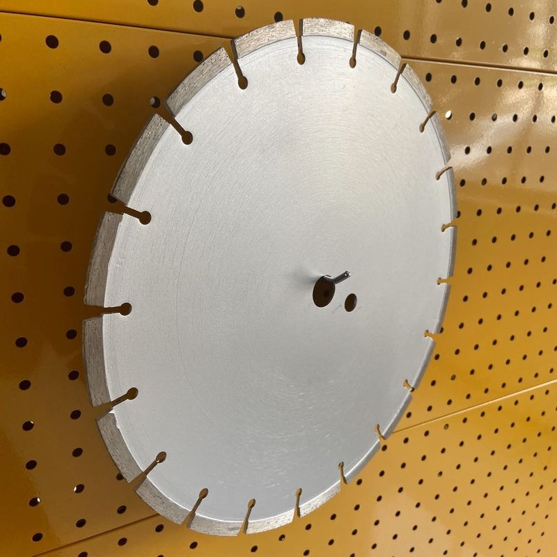 Hoog - de kwaliteit 230×2.6/1.8×10×16T Huachang 9 Duimlaser laste Graniet Concreet Droog Scherp Diamond Saw Blade